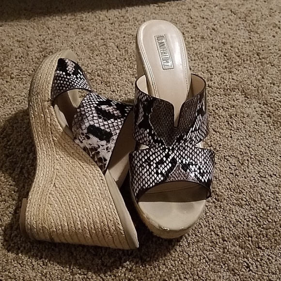 Sandal - Picture 2 of 3